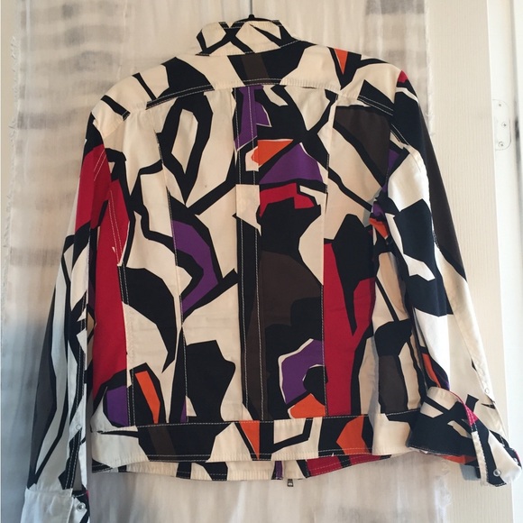 Designer fashion.See all details:poshmark.ca/closet/webzy. Unique and el… - Picture 13 of 15